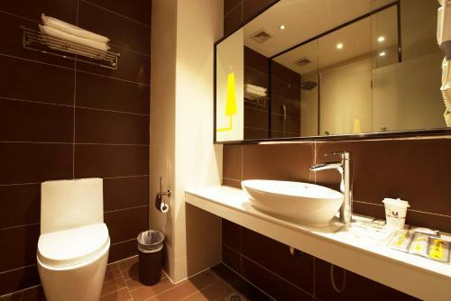 Iu Hotel Shenyang Railway Station Sk Transfer Center