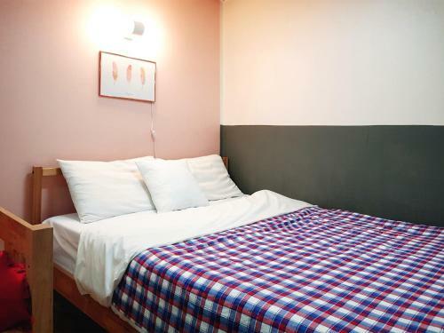 Hostal J Garden House