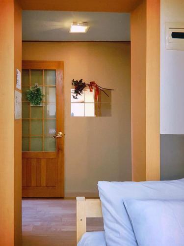 Hostal J Garden House