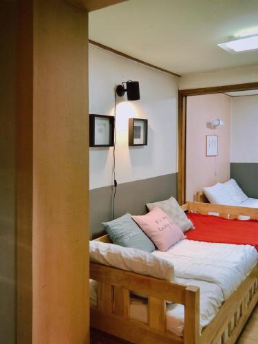 Hostal J Garden House