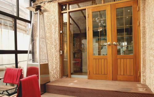 Hostal J Garden House