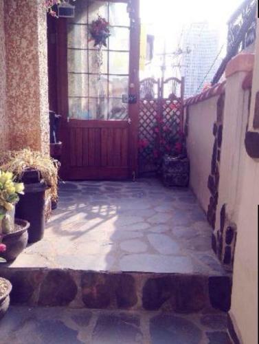 Hostal J Garden House