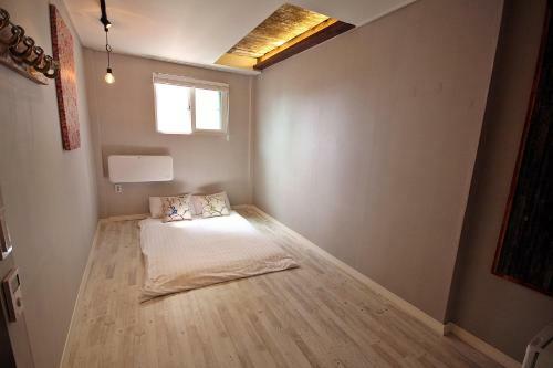 Hostal Daemyung Guesthouse