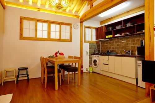 Hostal Hanok 24 Guesthouse Gyeongbokgung