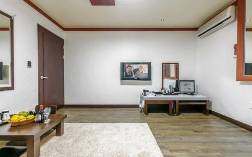 Mk Hotel