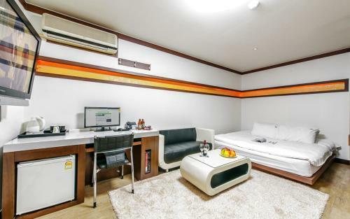 Mk Hotel