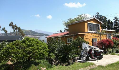 Hostal Basecamp Guesthouse