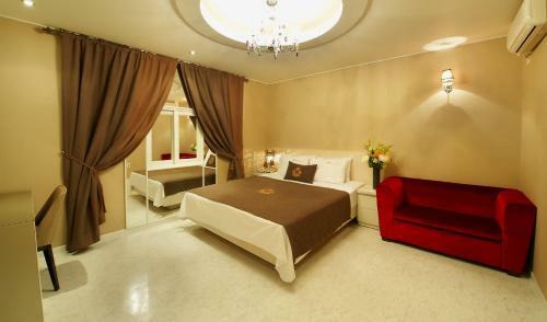 S Hotel
