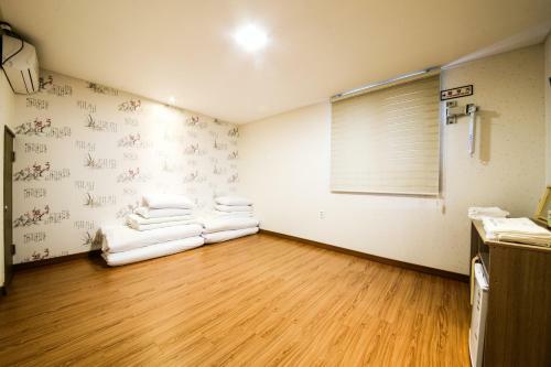 Hostal G House Mini Hotel & Guesthouse