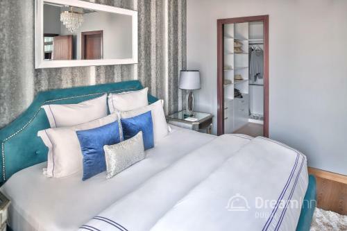 Dream Inn Dubai Apartments - Burj Residences