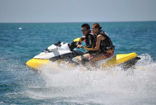 Hotel Surfside Boracay Resort And Spa