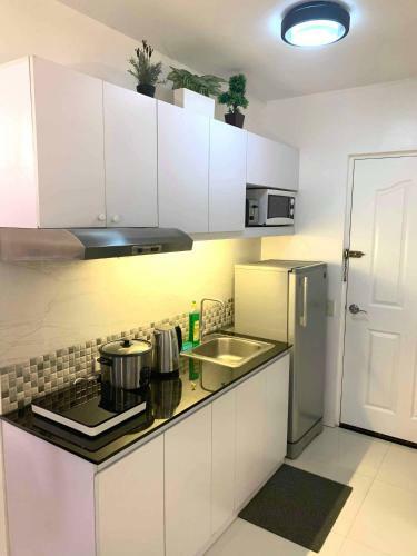 Apartamentos Avida Condo Near Naia