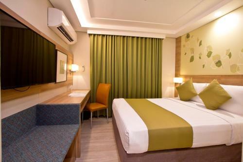 Crown Regency Hotel Makati