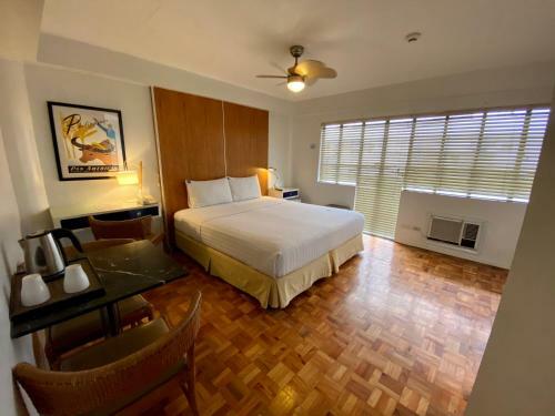 The Clipper Hotel