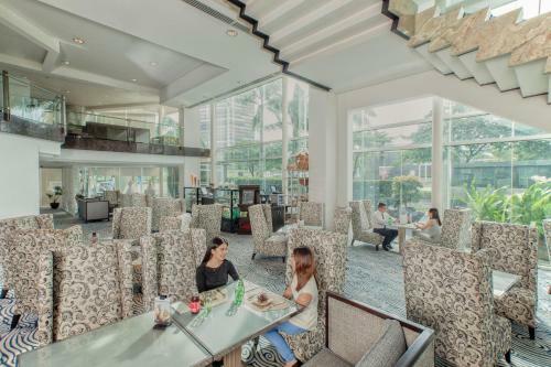 Acacia Hotel Manila
