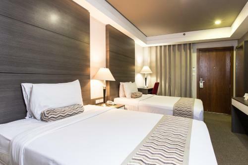88 Courtyard Hotel