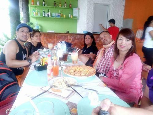 Posada Guanna's Place Room And Resto Bar