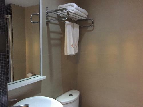 Homy Hotel Central