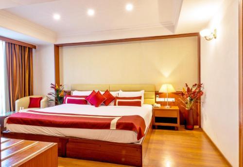 Hotel Octave Suites - Residency Rd