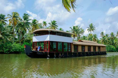 Hotel Beach Paradise Day Cruise Houseboat