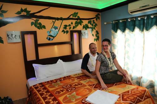 Hotel Beach Paradise Day Cruise Houseboat