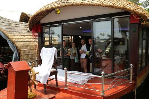 Hotel Beach Paradise Day Cruise Houseboat
