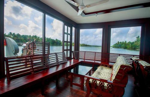 Hotel Beach Paradise Day Cruise Houseboat