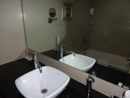 Hotel Green Park Hyderabad