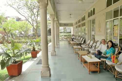 Hotel Arya Niwas
