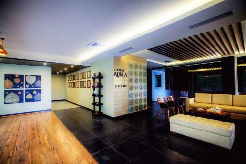 Minla Hotel