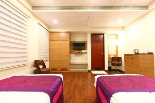 Hotel Adore Residency