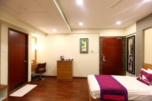 Hotel Adore Residency