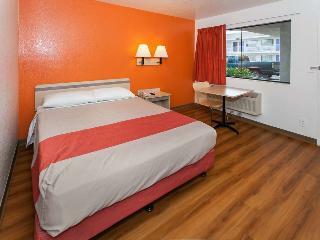 Hotel Motel 6 Los Angeles-rosemead