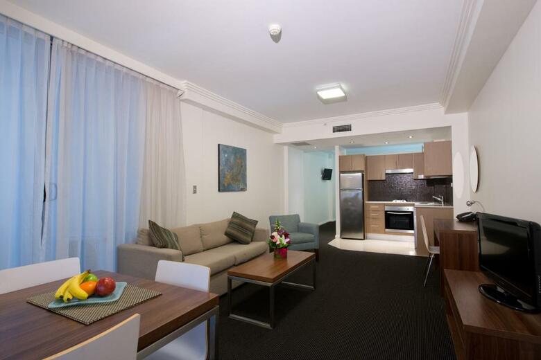Hotel Quest World Square