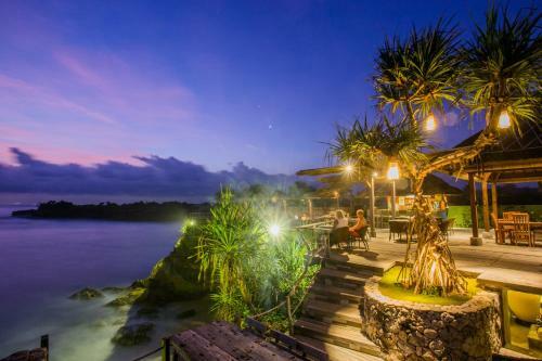 Water Blow Huts