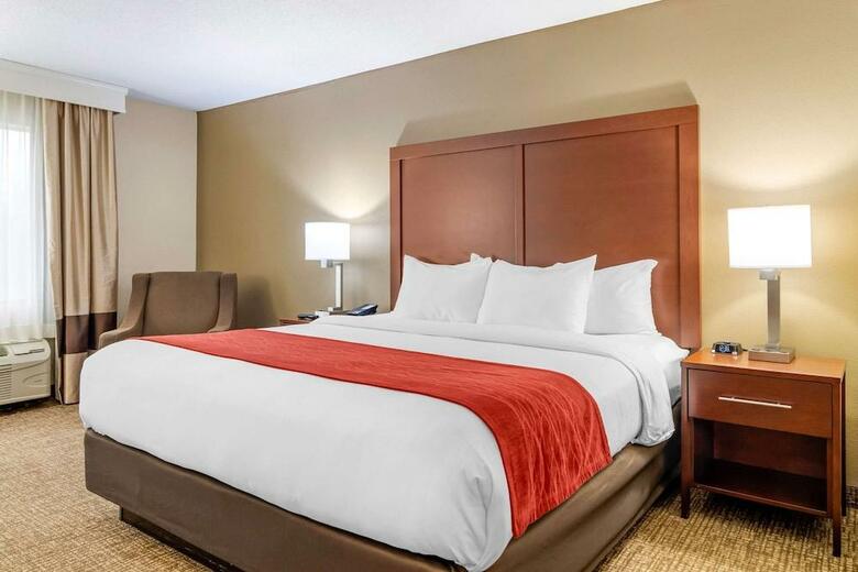 Hotel Comfort Inn & Suites