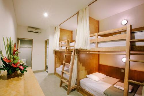 Lokal Bali Hostel