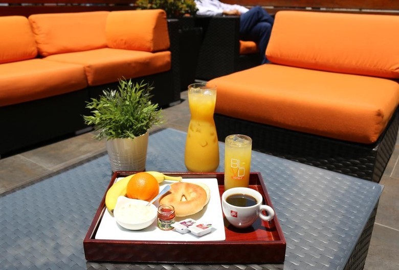 Blvd Hotel & Suites