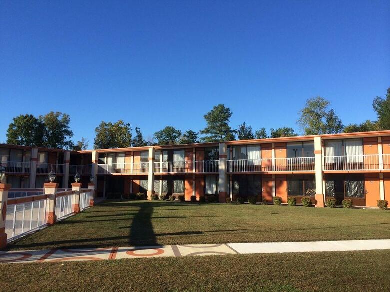 Hotel Quality Inn & Suites