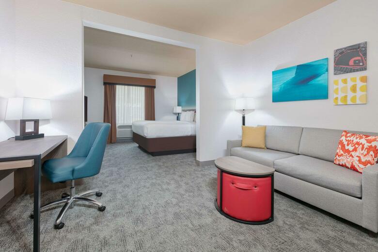 Hotel Comfort Suites