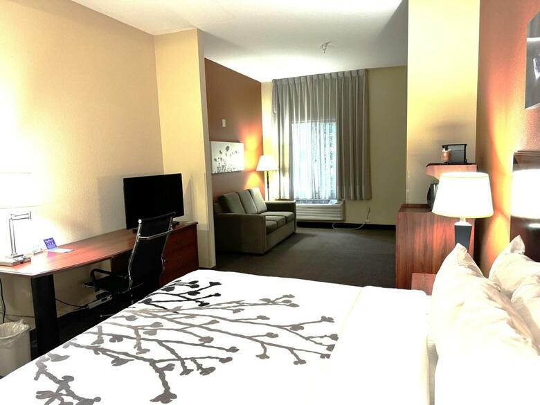Hotel Sleep Inn & Suites