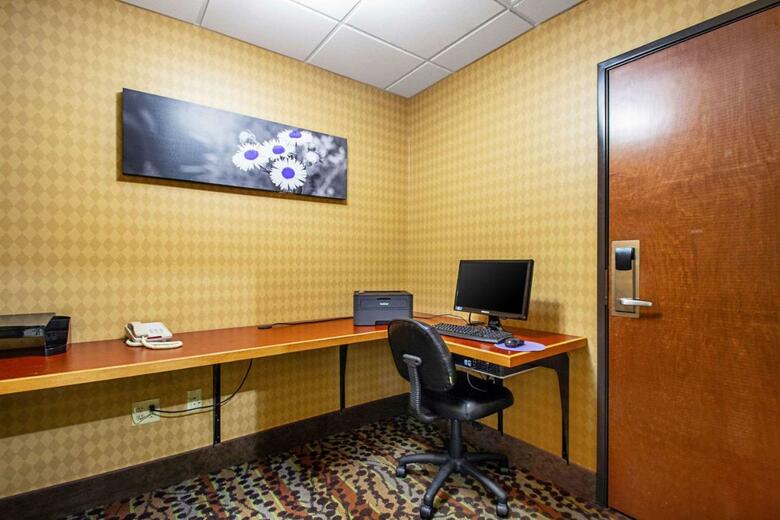 Hotel Sleep Inn & Suites