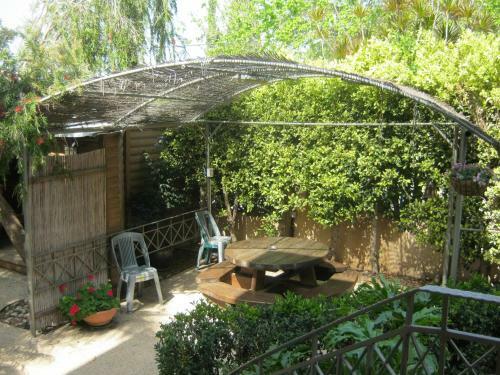 Hostal Arbelit Lodge