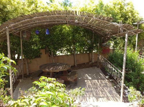 Hostal Arbelit Lodge