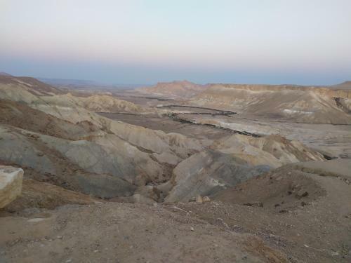Lodge Hawarim Desert View