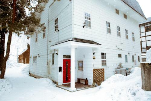 Red Door Lodge Hakuba