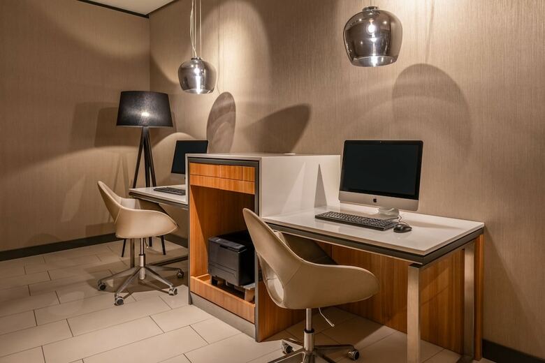 Hotel Courtyard By Marriott Cologne