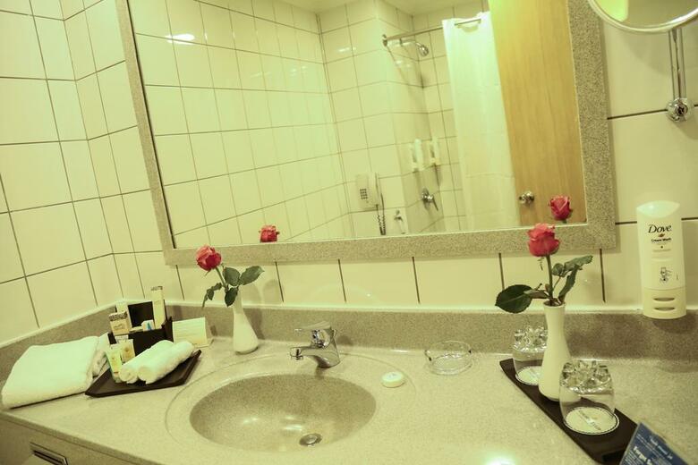Hotel Al Hamra Golden Tulip (est�ndar)