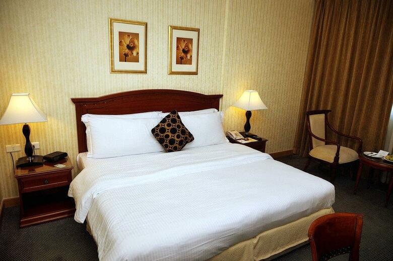 Hotel Al Hamra Golden Tulip (est�ndar)
