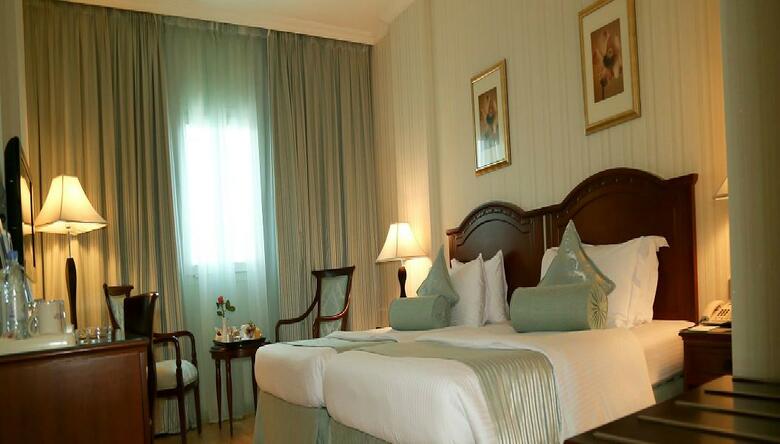Hotel Al Hamra Golden Tulip (est�ndar)